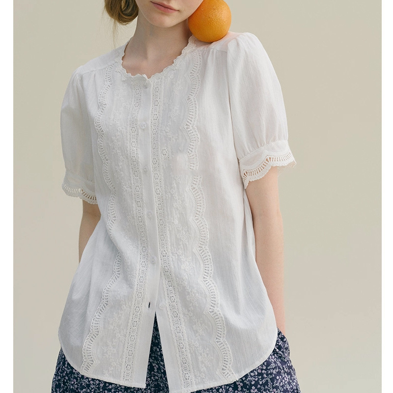 Round-neck embroidered shirt with hollowed-out cuffs and lace, French pastoral style, simple design Round-neck embroidered shirt with hollowed-out cuffs and lace, French pastoral style, simple design