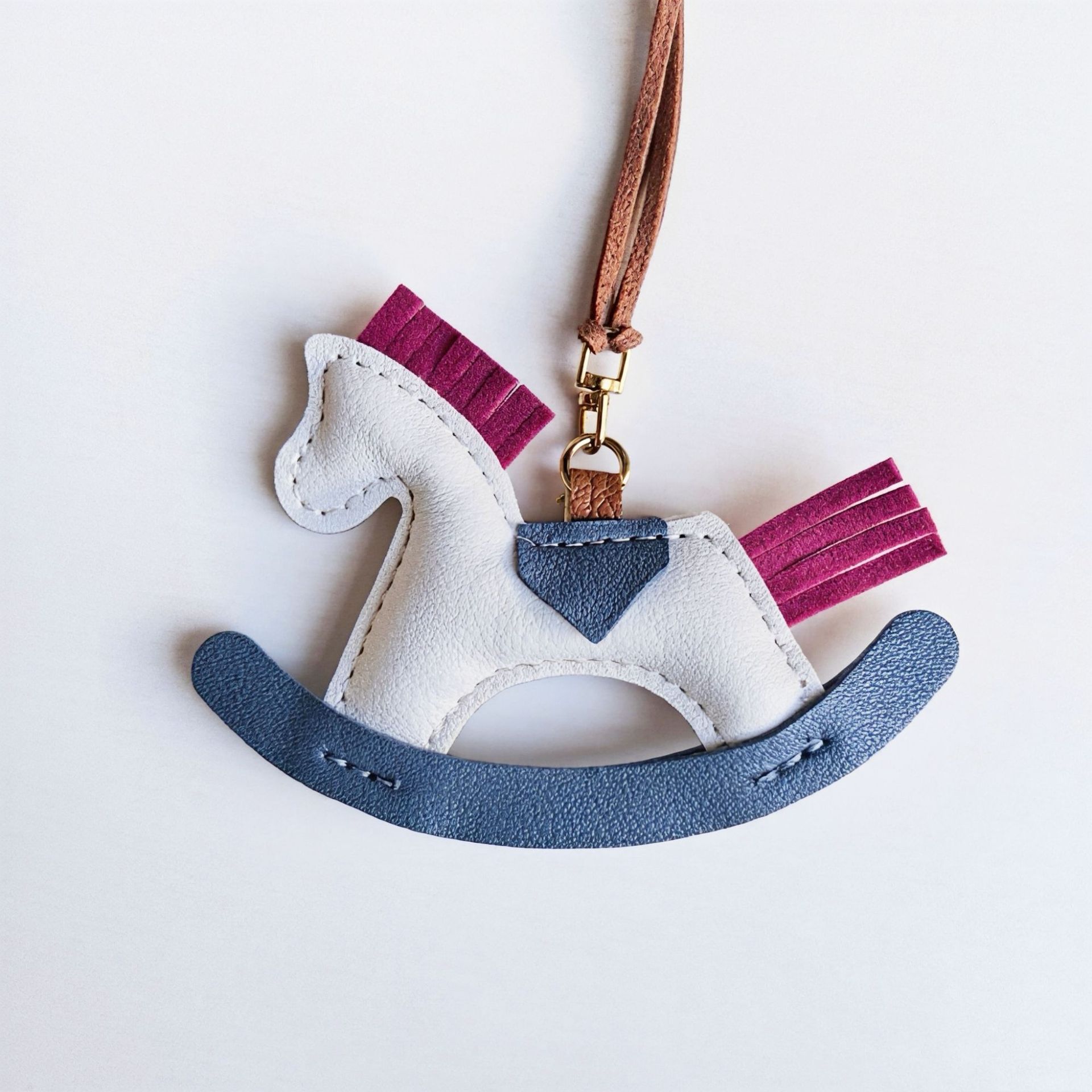 Pony Pendant, Childlike and Cute Leather Pony Car Pendant, High-End, Sweet and Cute Rearview Mirror Pendant Decoration