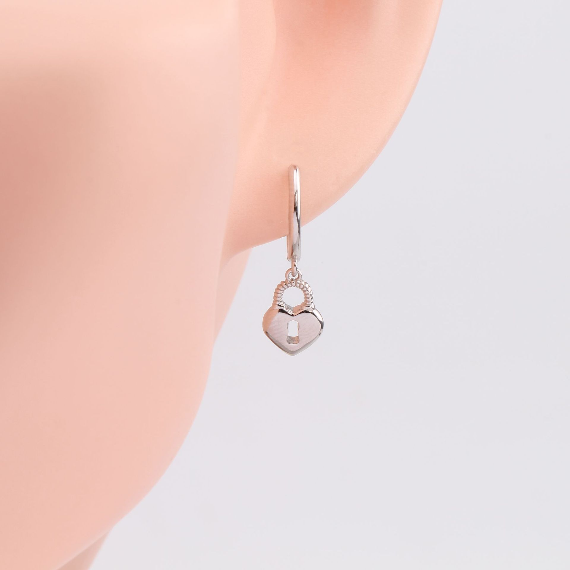 925 Sterling Silver Ear Needle Material 18K Gold Plated, White Gold Plated, Rhodium Plated Plating Material 1 Pair 925 Sterling Silver Heart Shape Lock Drop Earrings