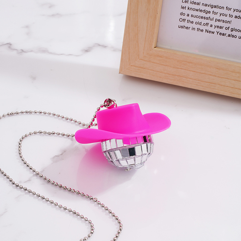 2023 Comercio exterior transfronterizo nueva bola de cristal colgante sombrero de vaquero discoteca espejo bola collar europeo y americano accesorios creativos