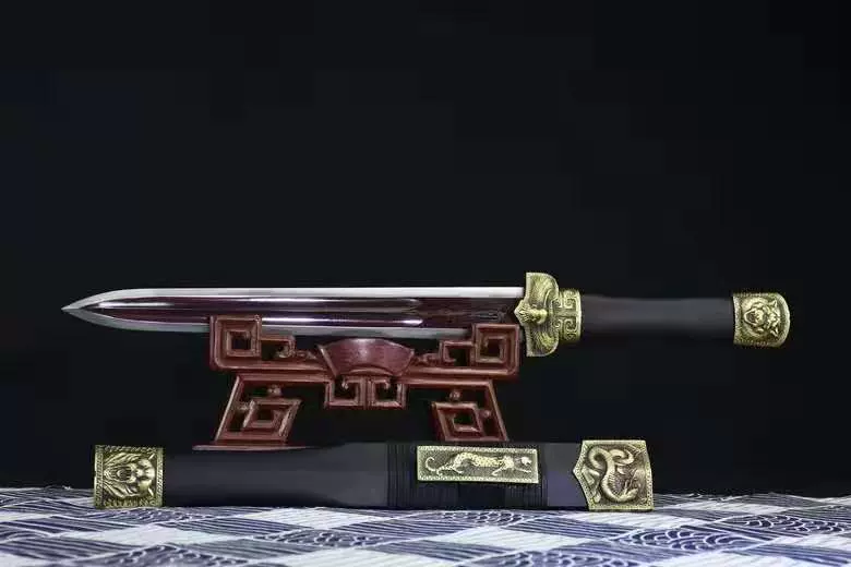 龙剑正君秦剑 短剑武术装饰剑汉剑一体防护宝剑 未开刃一件代发