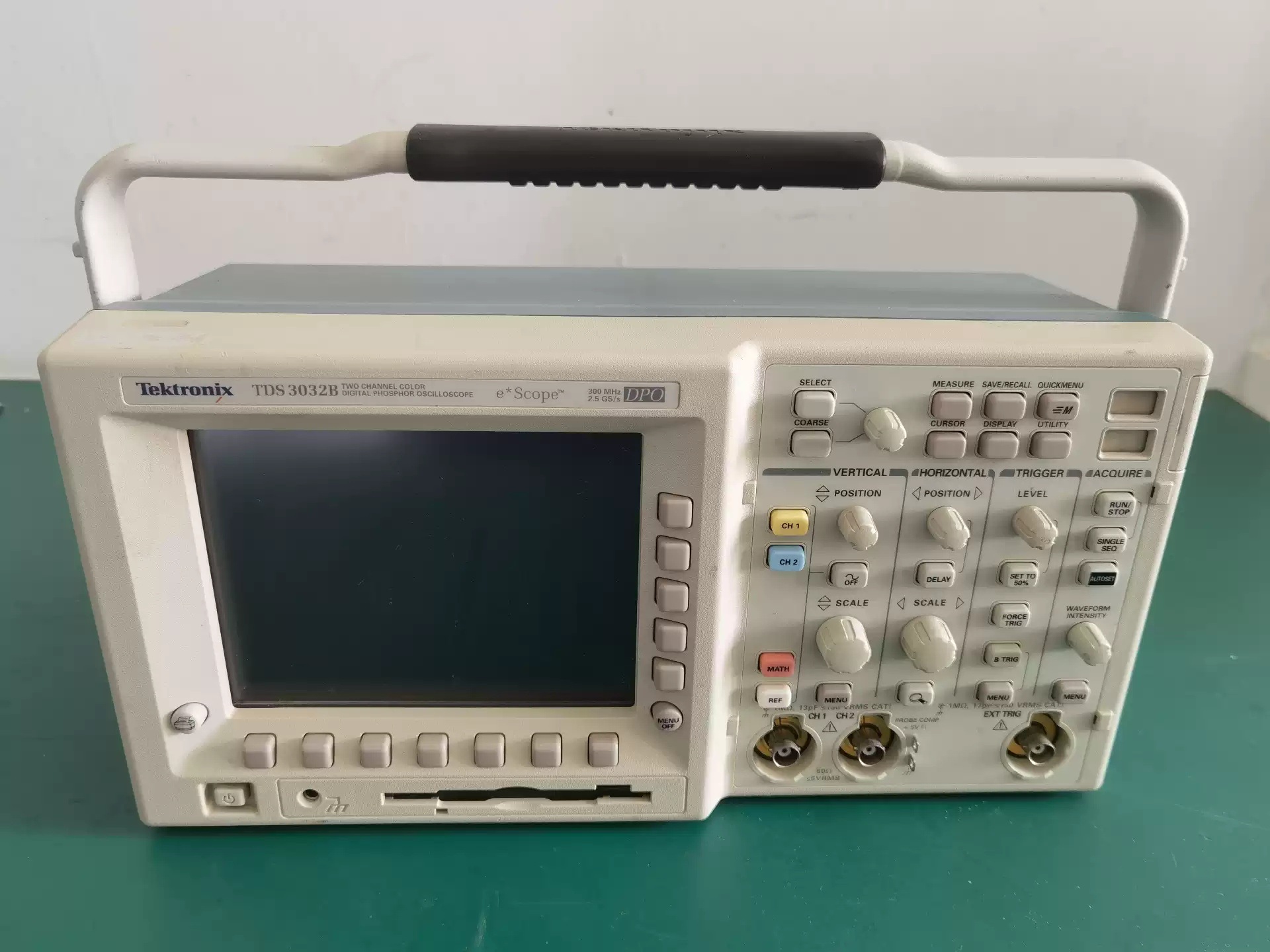 泰克Tektronix TDS3032B数字示波器 300MHZ 两通道