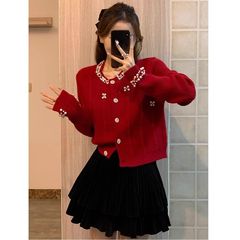 秋冬红色小香风钉珠毛衣开衫珍珠领针织外套女装设计百搭小众上衣