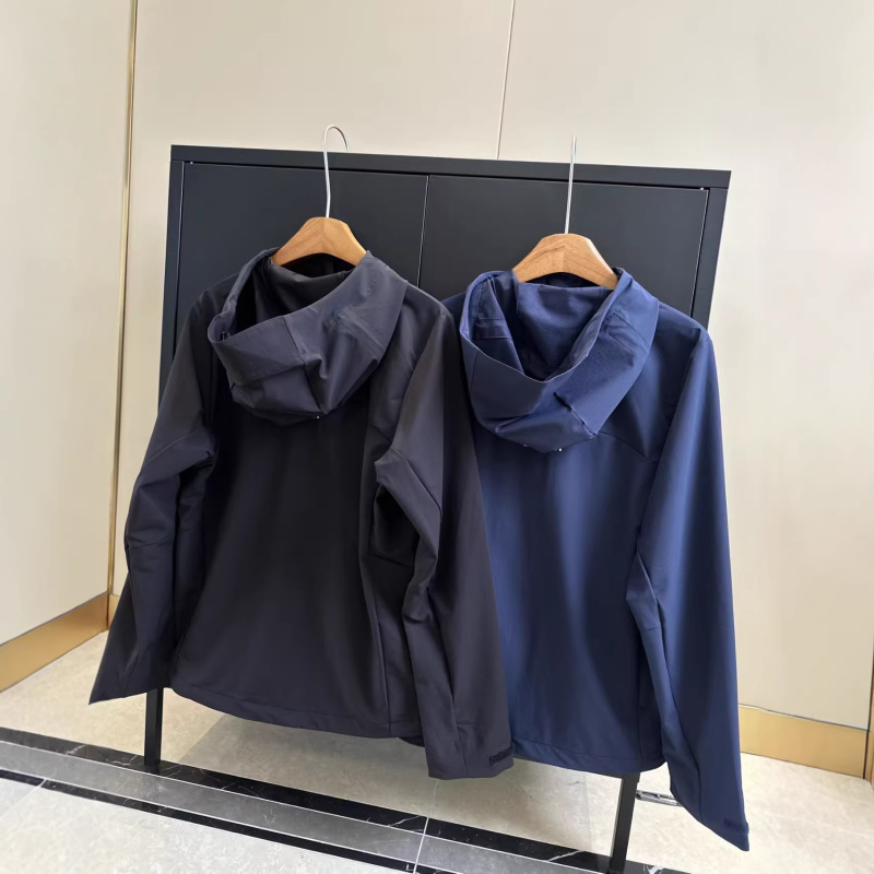 【030702】26 New Style Women's Softshell Hooded Jacket, Comfortable, Stretchy, Windproof and Water Repellent