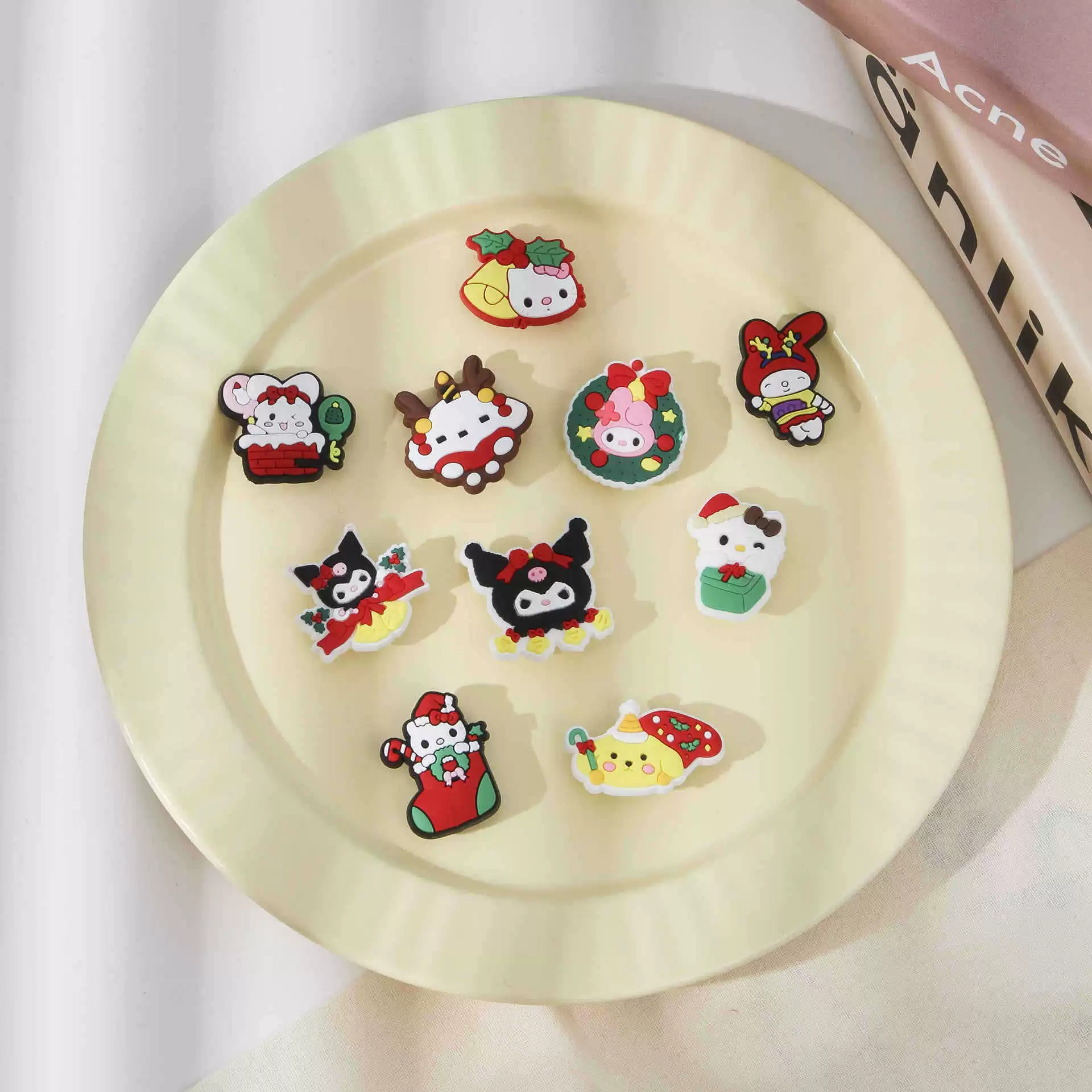 Аксессуары для обуви: милые оптовые декоративные мультяшные DIY цветы для обуви, съемные пряжки, креативные аксессуары для обуви с отверстиями для пряжек.