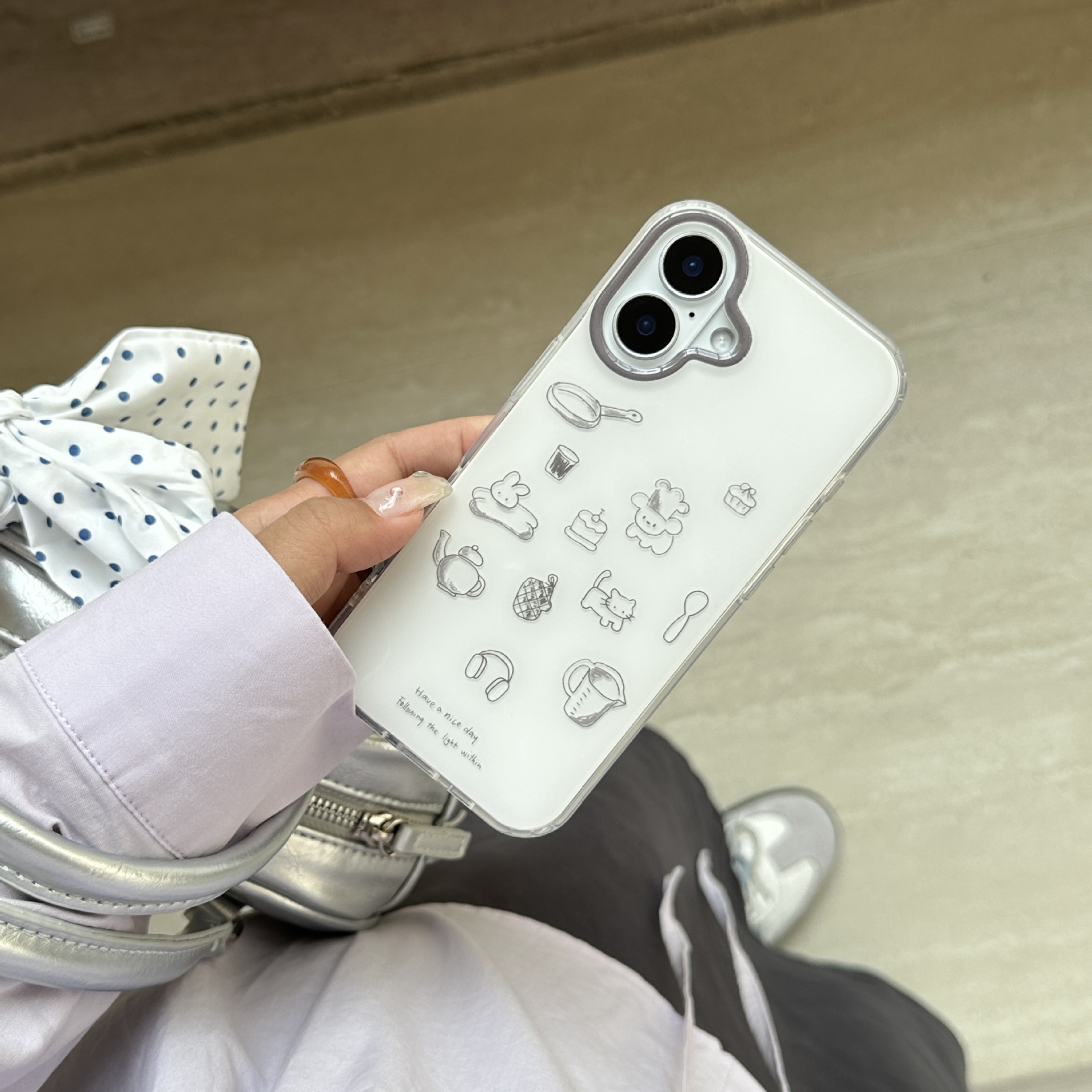 Líneas simples y lindas, graffiti, animales pequeños, apple 15ProMax, funda para teléfono móvil 16Pro femenino 14/13 nuevo 16