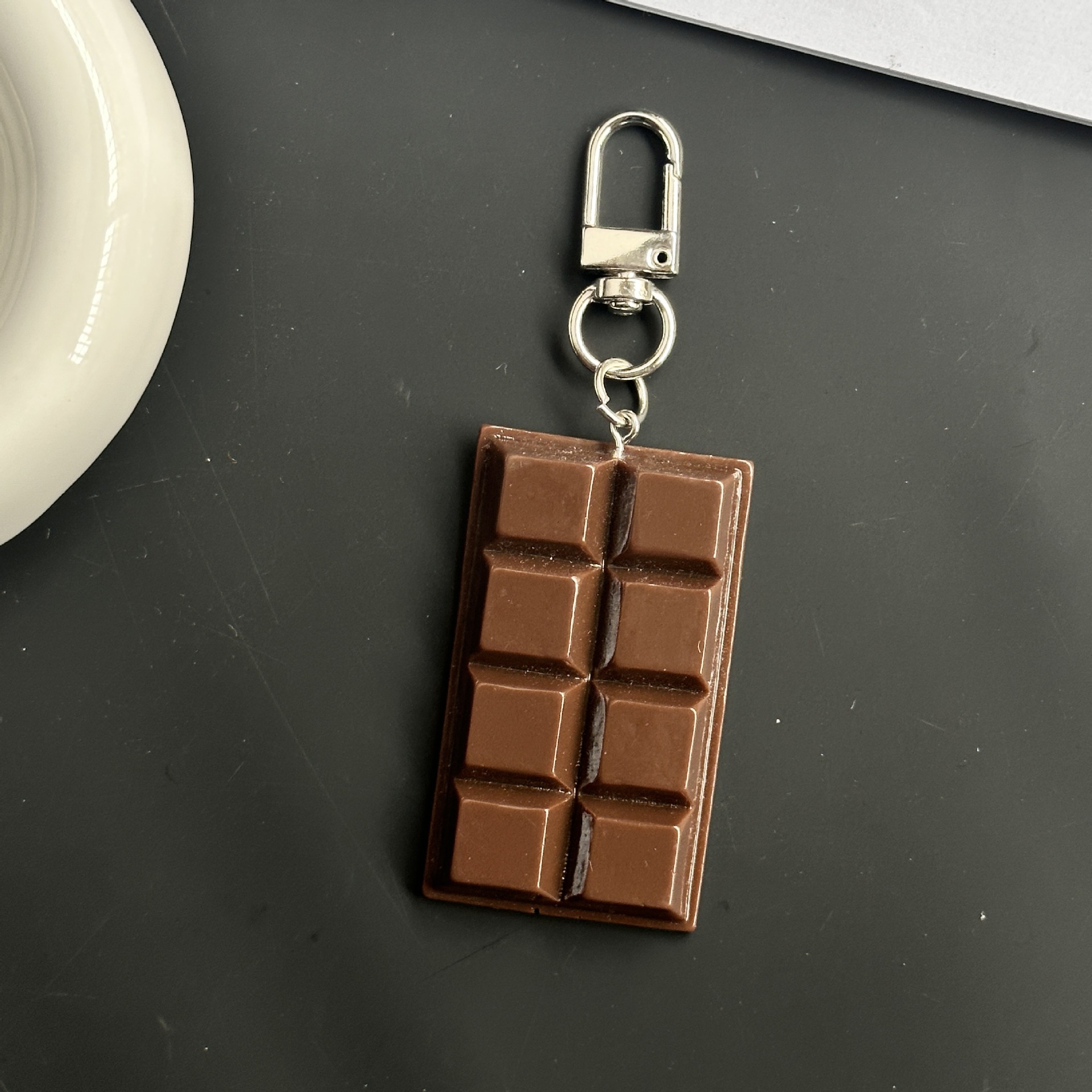 64g Weight Bag Pendant, Keychain Classification 1 Piece Quantity Holiday, Street Occasion Acrylic Material Chocolate, Mobile Phone Pattern Unisex Gender Streetwear Style Streetwear Chocolate Mobile Phone Arylic Unisex Bag Pendant Keychain 4