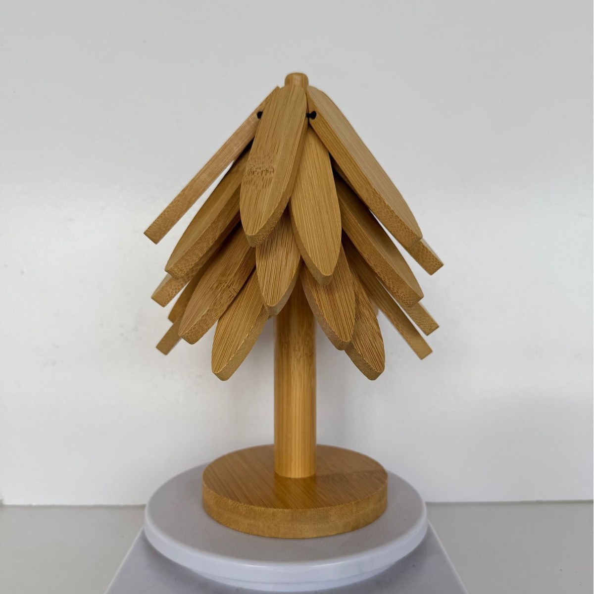 Árbol de Navidad transfronterizo almohadilla aislante de madera sólida un árbol taza almohadilla decoración de mesa de comedor creativa anti-corrosión almohadilla de tazón resistente a altas temperaturas