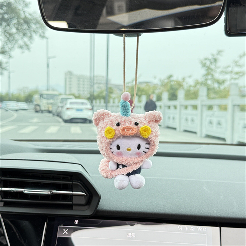 Calle mujer tiburón mano cerdo cabeza de cerdo kitty colgante de automóvil 2025 nuevo colgante de espejo retrovisor de automóvil de alta calidad