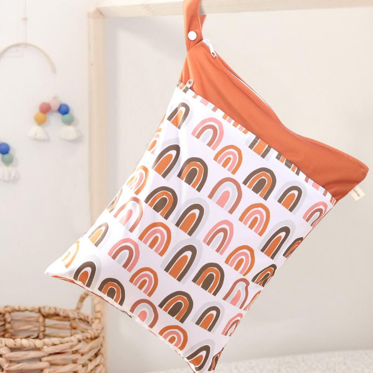 Ins 베이비 룸 장식 무지개 스토리지 방진 교수형 가방 아기 기저귀 가방 wetbag 습식 및 건식 분리 30*40