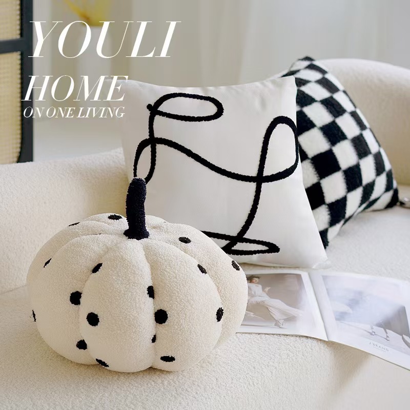 ins北欧轻奢风格波点南瓜抱枕沙发靠垫毛绒南瓜玩偶家居软装饰品