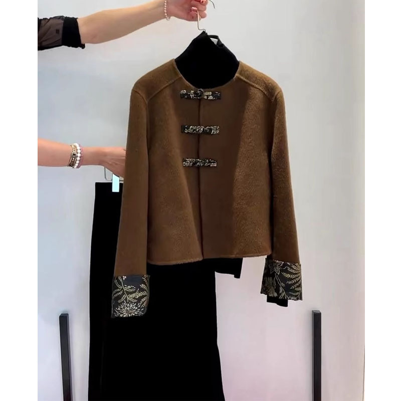 New Chinese Style High-End Super Nice Cashmere Outwear Elegant Brown Disc Button Short Woolen Outwear for Women Autumn and Winter