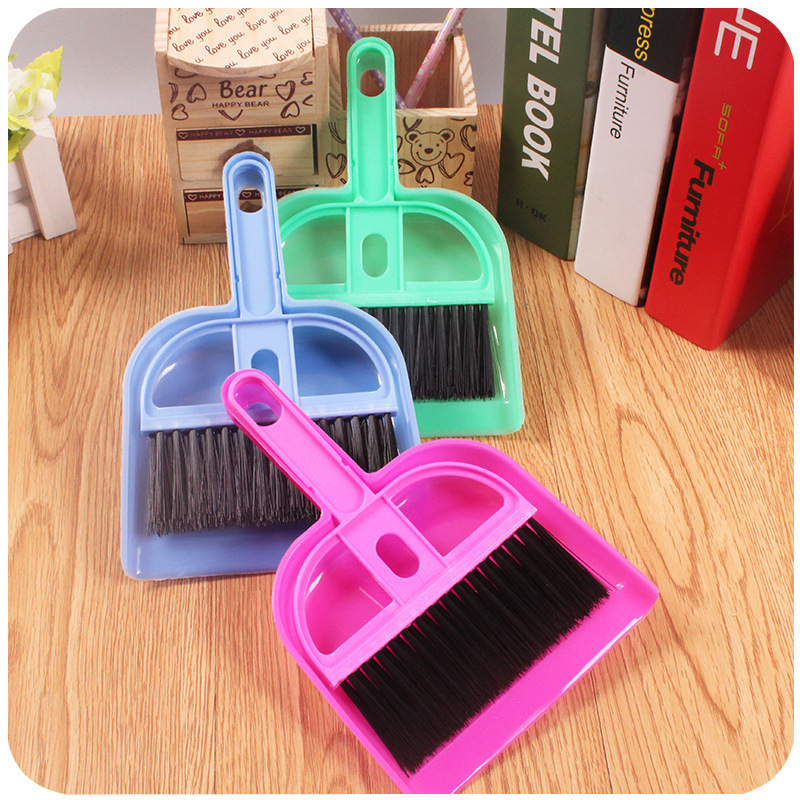 R305 plastic computer desktop cleaning brush keyboard brush small dustpan suit bed broom Dust Removal Tool two yuan shop