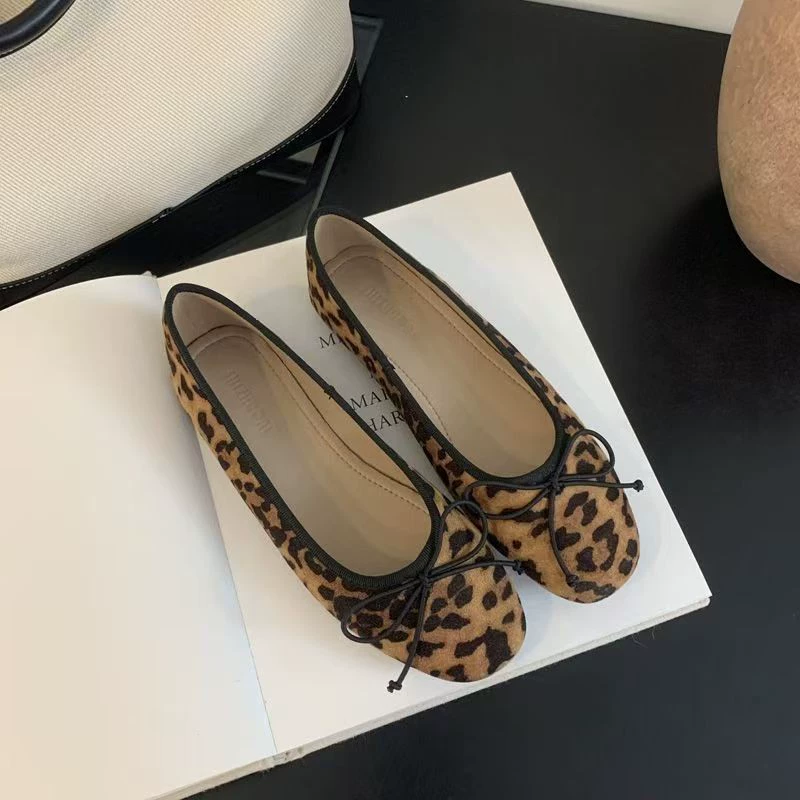 Французские однотонные туфли с леопардовым принтом женские осень и зима 2024 новая бантик бобов