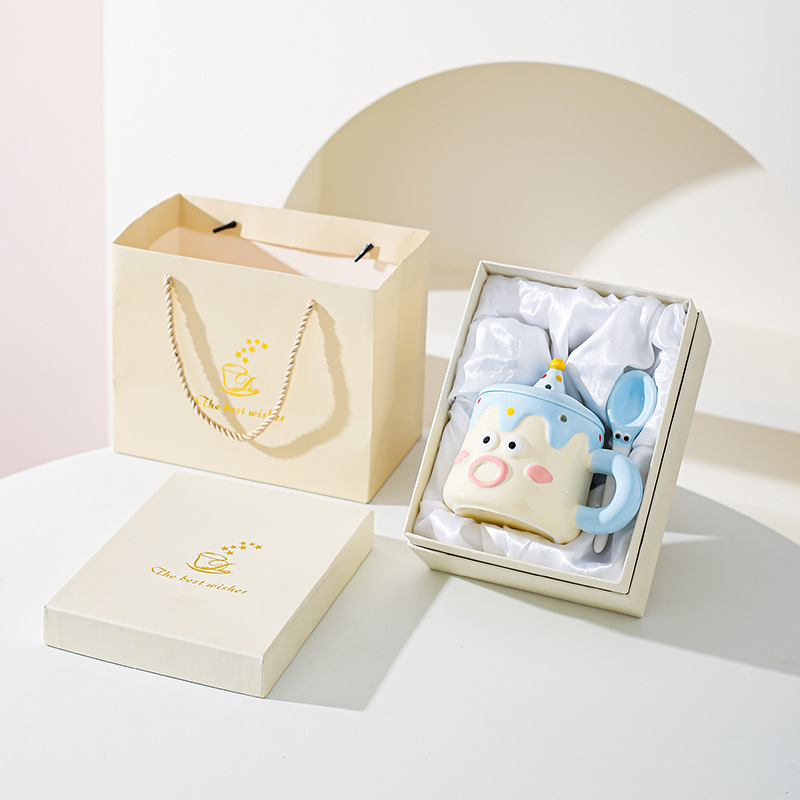 Tazas de dibujos animados pintadas a mano con cubierta de cuchara pareja taza de agua extraña taza de regalo de emoticon casera taza de desayuno de leche