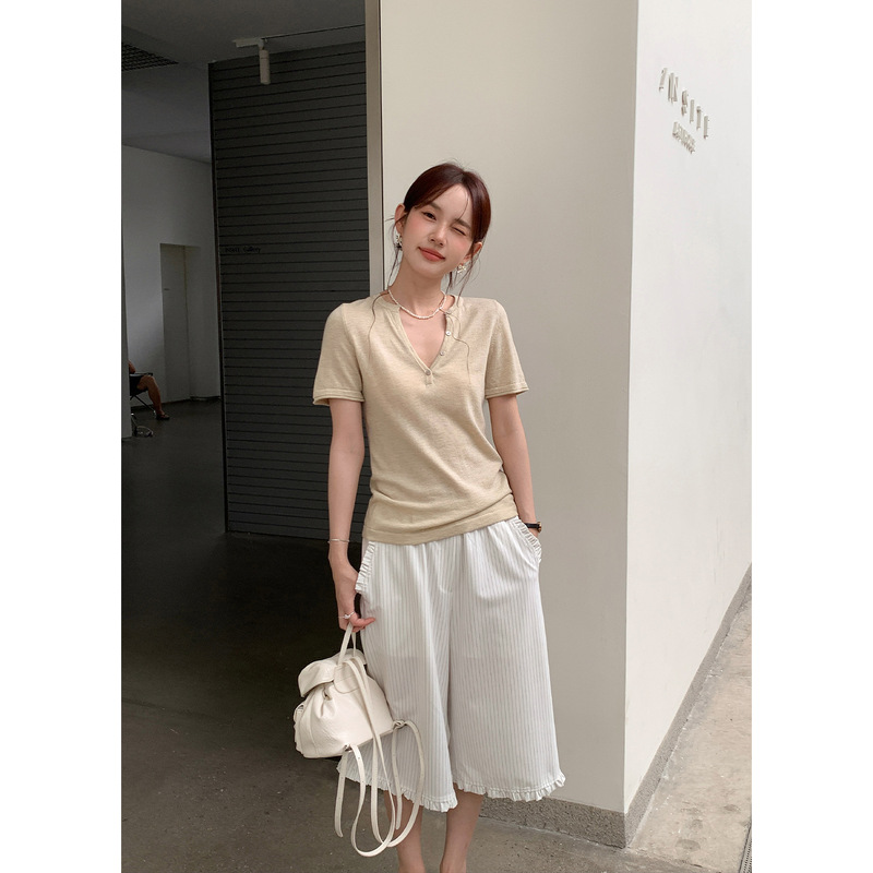 [No Returns or Exchanges] Korean Style Solid Color V-Neck T-Shirt for Women, Short-Sleeved Summer Slimming Versatile Top Ye0134