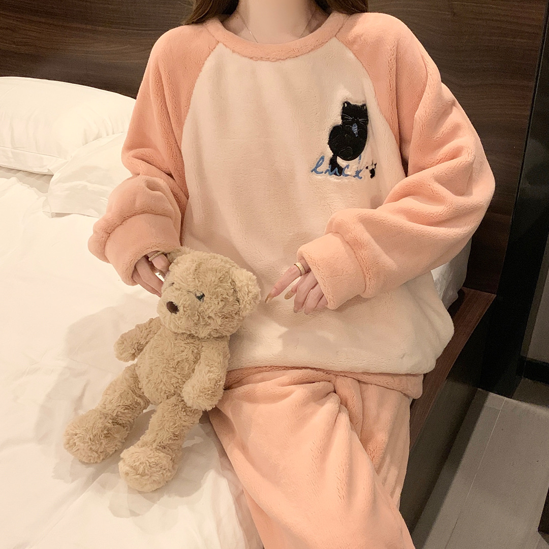 珊瑚绒睡衣女秋冬新款加厚保暖圆领长袖可爱卡通水貂绒家居服套装