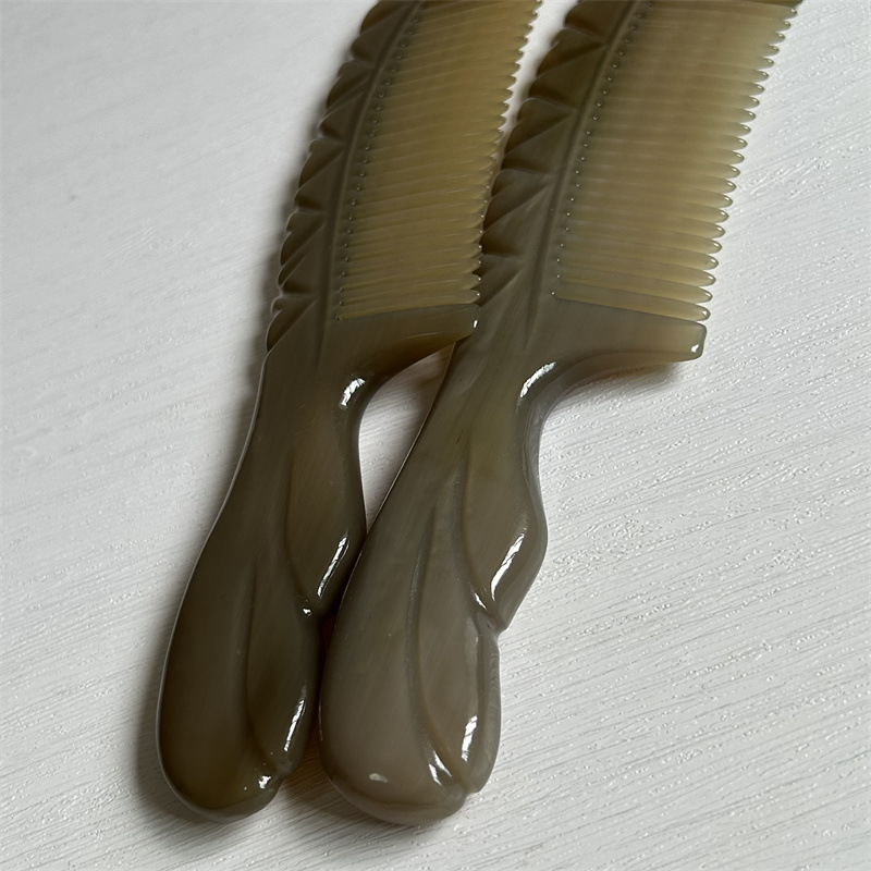 Horn Comb Massage Meridian Thick Handle Hair Comb 20cm Carved Gift Comb key features