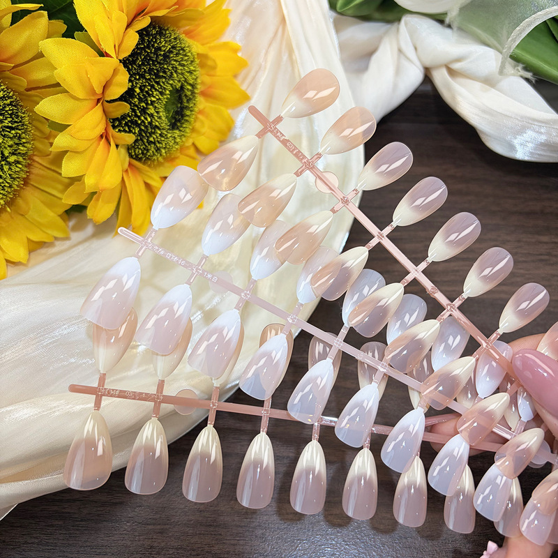 Wearable Nails Semi-Finished Nail Pieces Factory-Made with Color Grading and No Sealing Layer Blush Gradient Nail Polish Sweet Nail Art