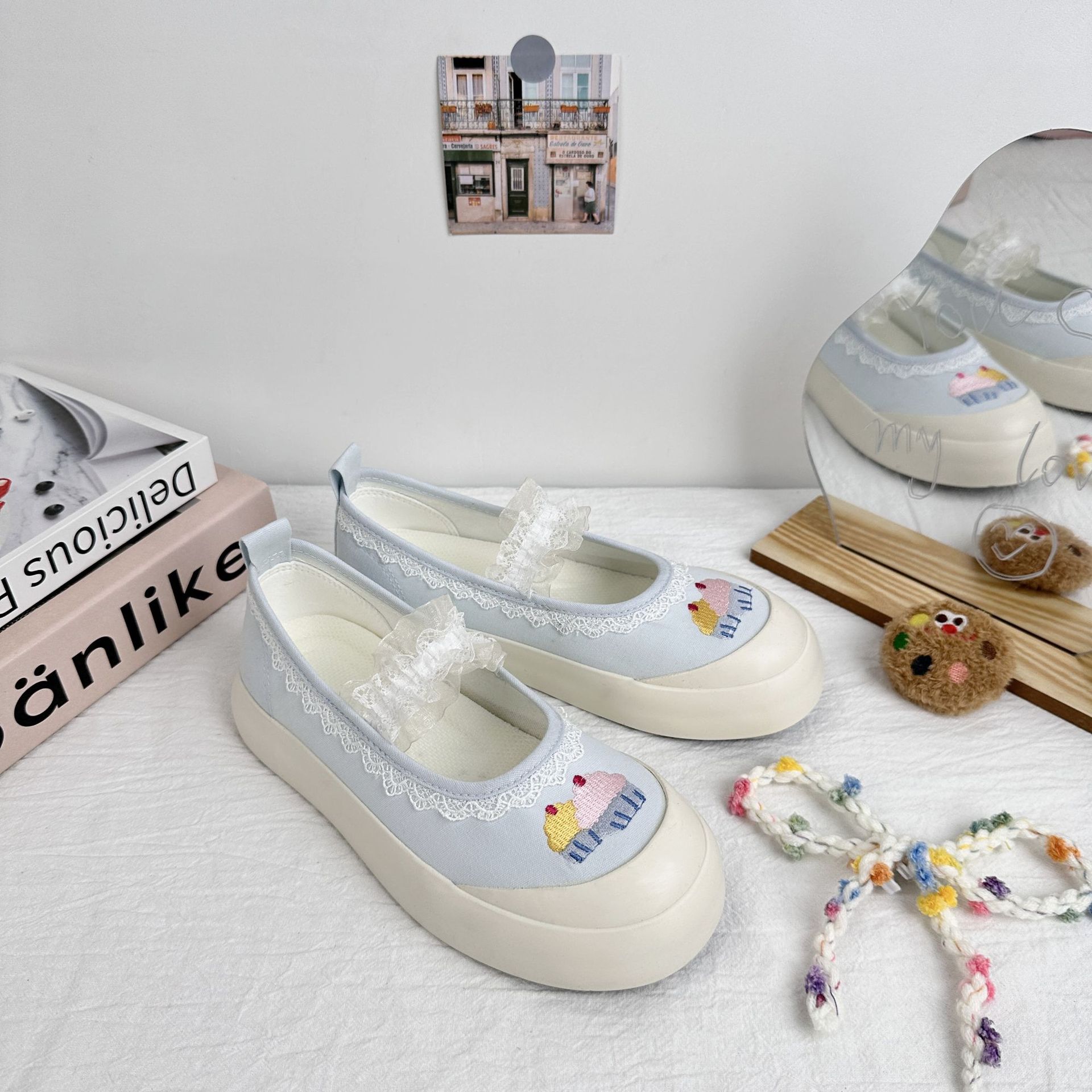 Yuanbo Mary Jane zapatillas para mujer 2025 nuevos zapatos blancos explosivos zapatos de ballet de todo fósforo zapatos casuales de primavera y verano