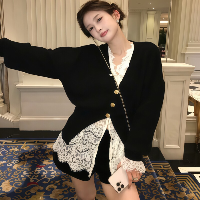 New V-neck loose-fitting, relaxed-style black 2026 knit cardigan, a versatile sweater for women, perfect as an outerwear piece for autumn and winter New V-neck loose-fitting, relaxed-style black 2026 knit cardigan, a versatile sweater for women, perfect as an outerwear piece for autumn and winter