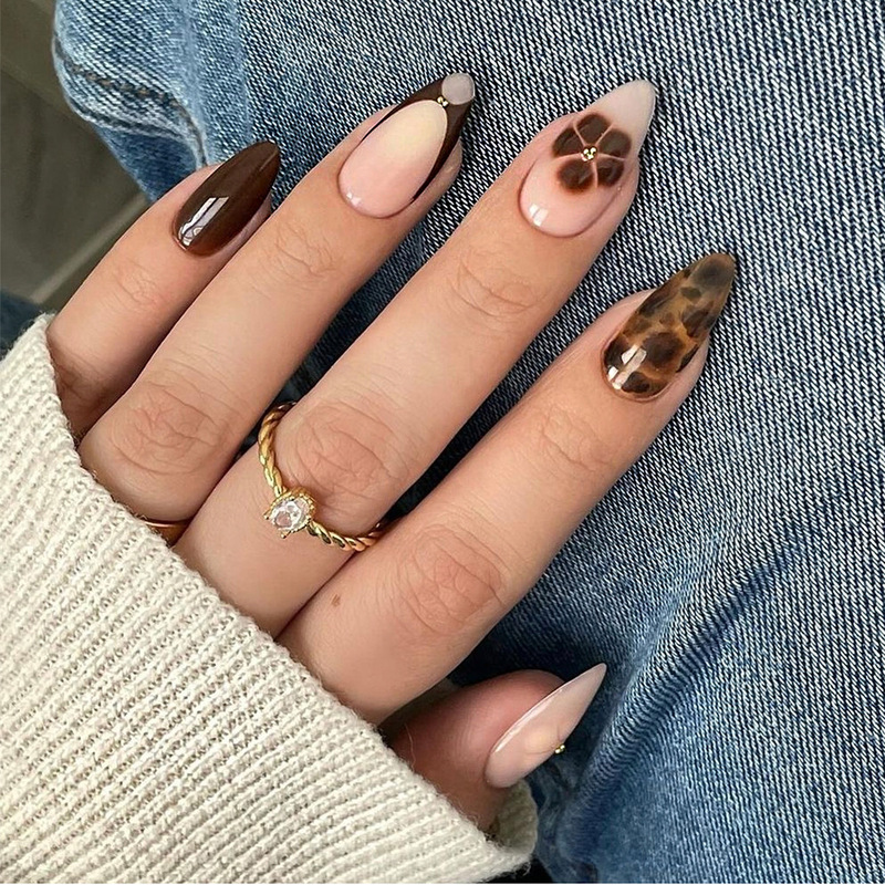Cross-Border Autumn and Winter Almond-Shaped Wearable Nails Leopard Print French Removable Manicure Nails European and American Best-Selling Fake Nails