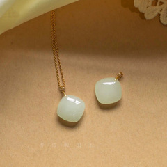 天然ホータン翡翠ペンダント、無事ブランド翡翠ペンダント、女性用 18K ゴールドバックル翡翠ペンダントネックレス、お母さんへの誕生日プレゼント