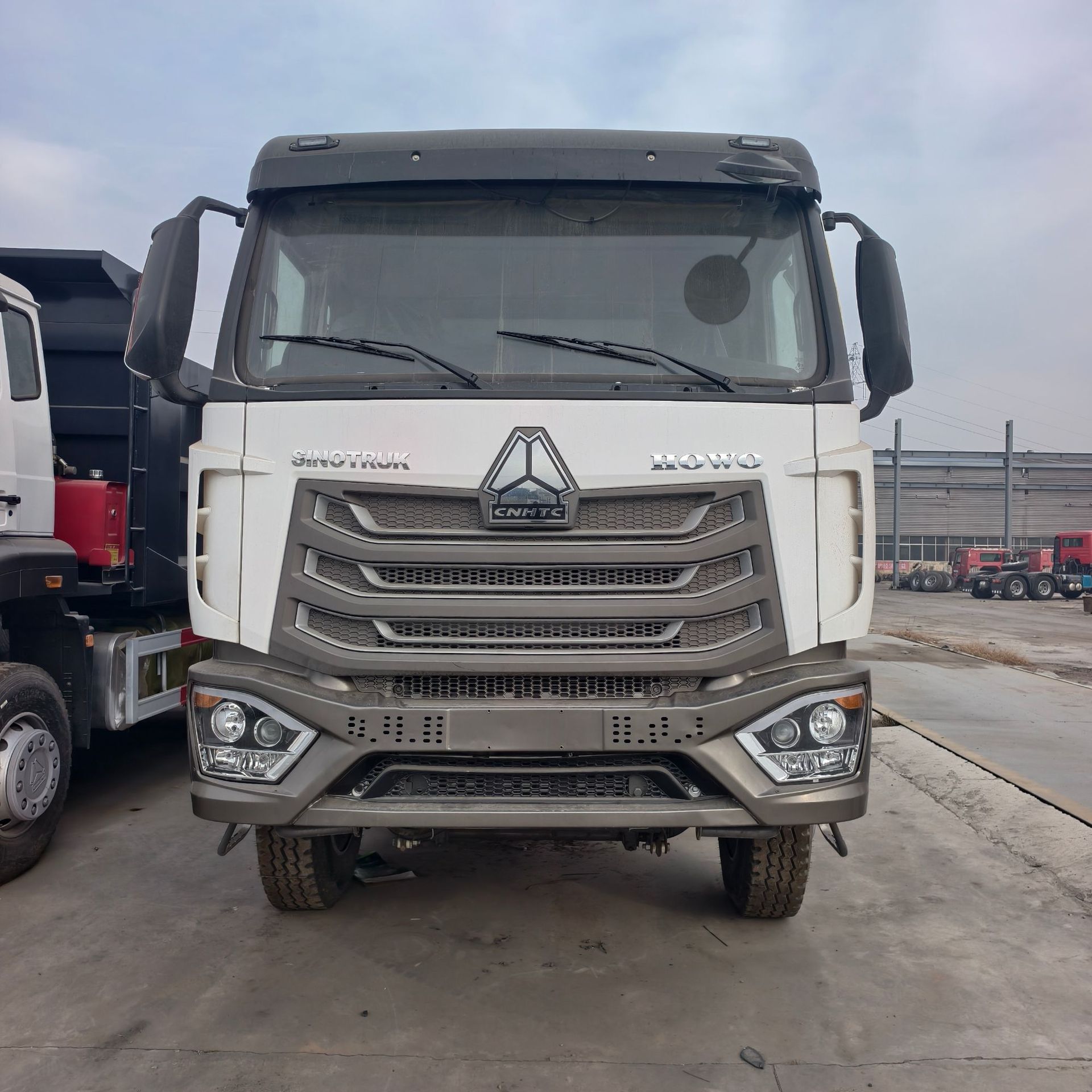 Cross-Border Refurbished Howo Nx6X4 Dump Truck 375 Horsepower 371 Horsepower Dump Truck Export to the Middle East
