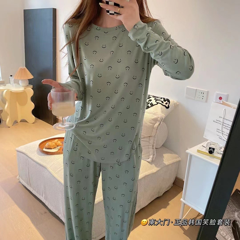 Manga larga nuevo estilo pijamas mujeres Dongdaemun estilo coreano en el estilo de la cara sonriente cuello redondo ropa para el hogar Otoño e Invierno traje de entrega en vivo