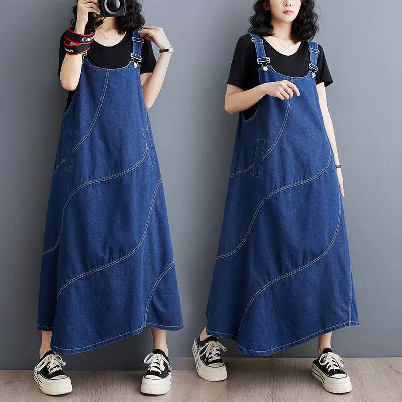 Свободное и модное корейское платье-миди больших размеров 2025 года, уменьшающее возраст и стройнящее джинсовое платье-комбинезон.