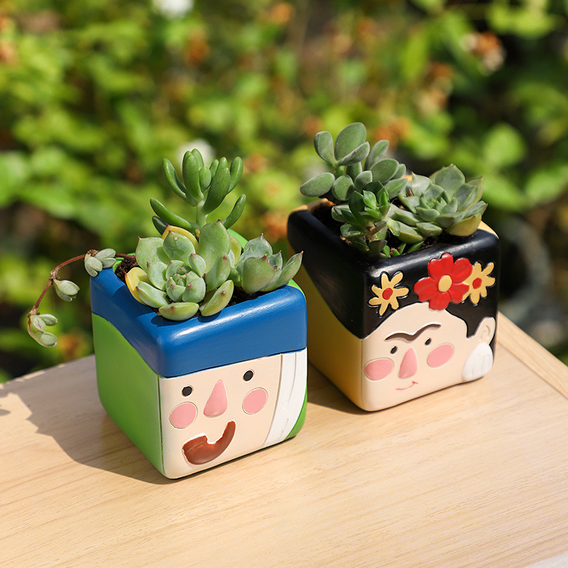 Chậu Cây Resin Chậu cây mọng nước hình vua nữ hoàng bài poker resin, chậu mini để bàn, trang trí văn phòng (RG-174)