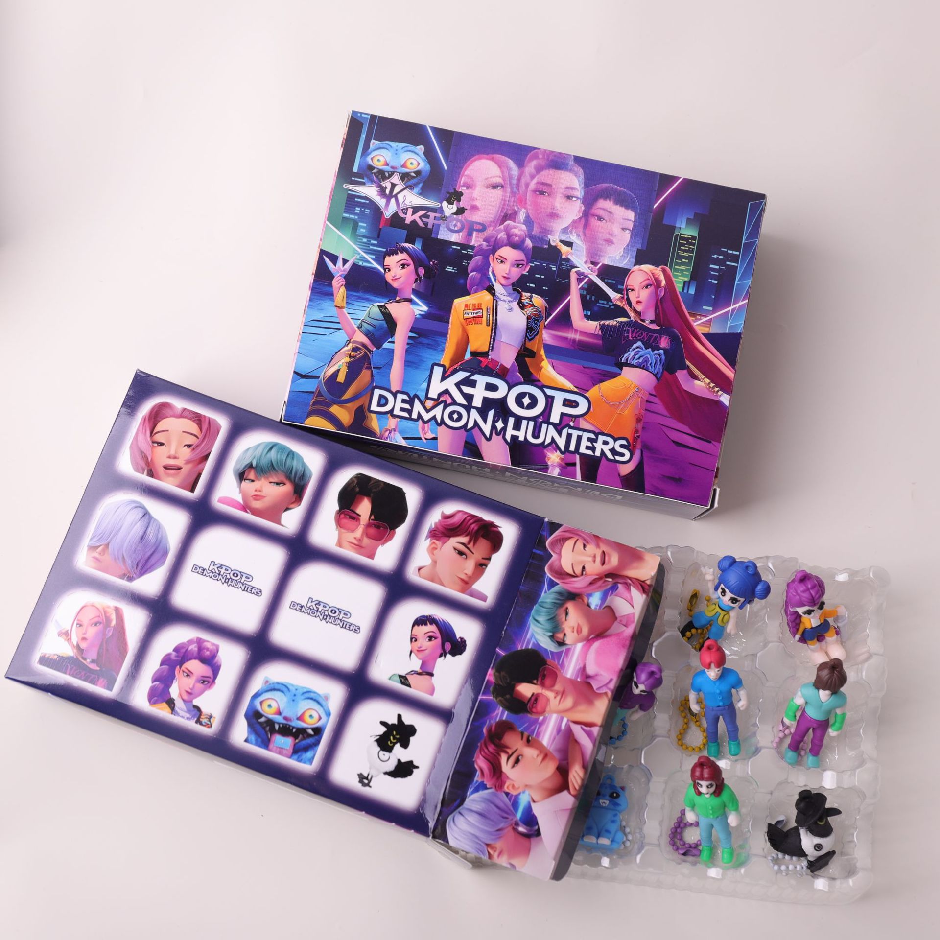 Explosiones transfronterizas de caza de brujas colgantes de llaves cajas ciegas colgantes de goteo de PVC bolsas escolares ornamentos k-pop