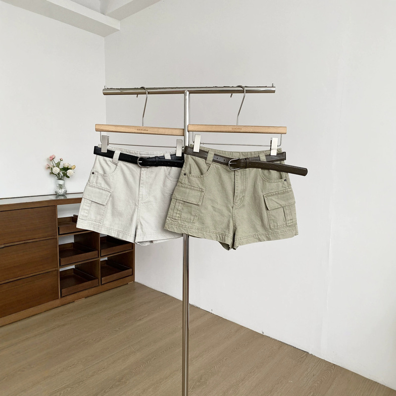 【Summer New Arrival】Effortlessly Stylish Looks Are the Comfortable State of Mind for Early Summer # Denim shorts