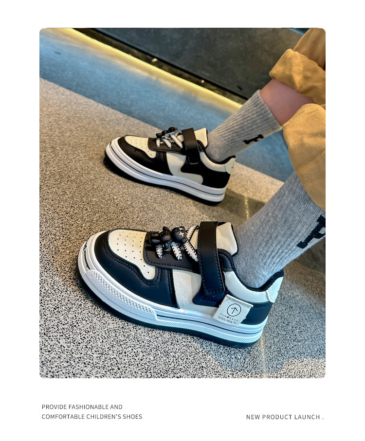 2023 Scarpe da cricket per bambini di inizio autunno Scarpe singole traspiranti basse bianche e nere per ragazzi e ragazze antiscivolo_voghion.com