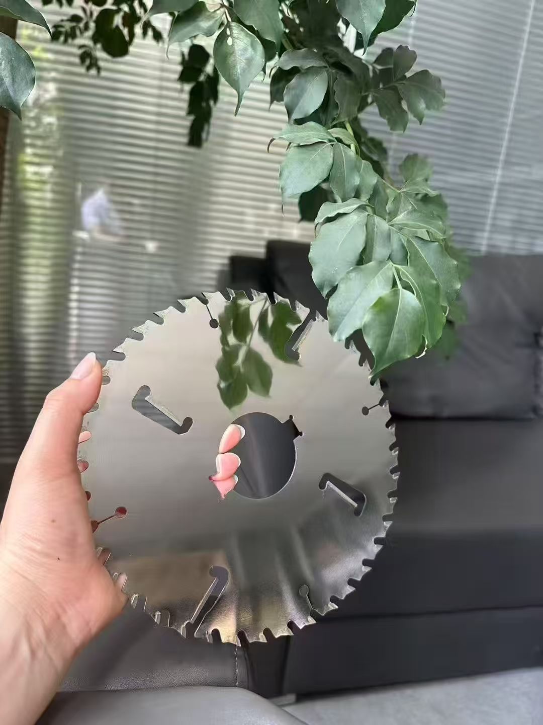 高强钢材不粘有不加水骆驼齿230*2.2*50*36+4T带刮刀多片锯锯片