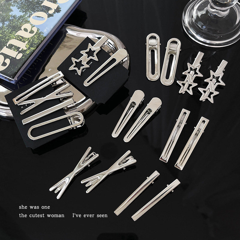 Y2K Metal Hair Clips, Sweet and Cool Bangs Clips, Makeup Hair Accessories, Simple Hair Clips for Forehead Hair, Manufacturer In-Stock Y2K Metal Hair Clips, Sweet and Cool Bangs Clips, Makeup Hair Accessories, Simple Hair Clips for Forehead Hair, Manufacturer In-Stock