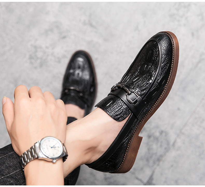 New fashionable men's crocodile pattern leather shoes
