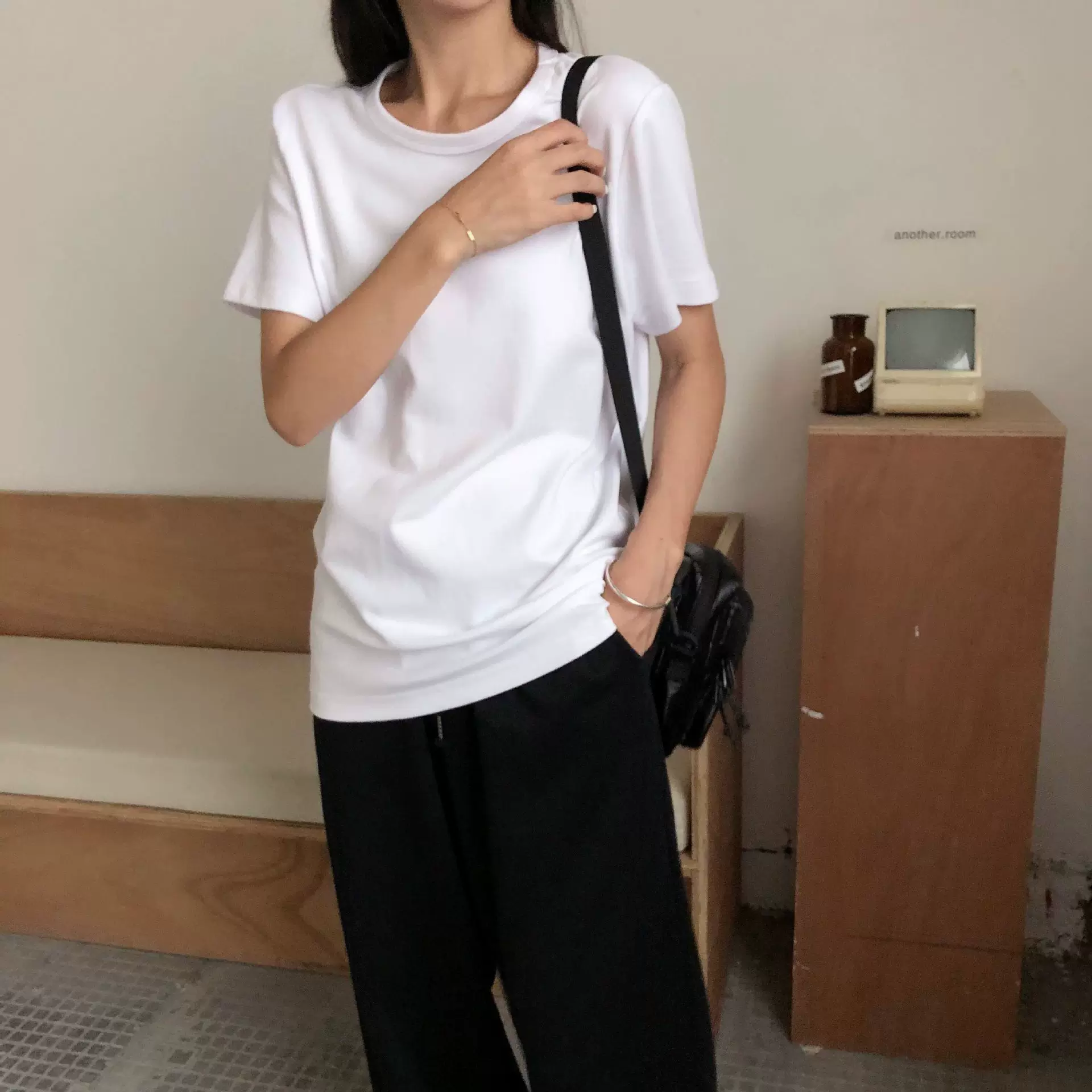 2023春夏季新款韩版纯棉短袖t恤女黑白色宽松显瘦百搭半袖女式T恤