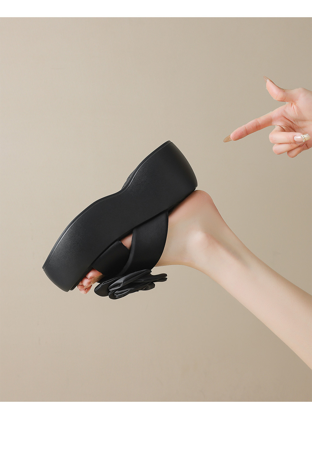 Dép sandal nữ xỏ ngón đế xuồng cao gót platform hoa nổi — Màu đen, Màu mơ chi tiết 8