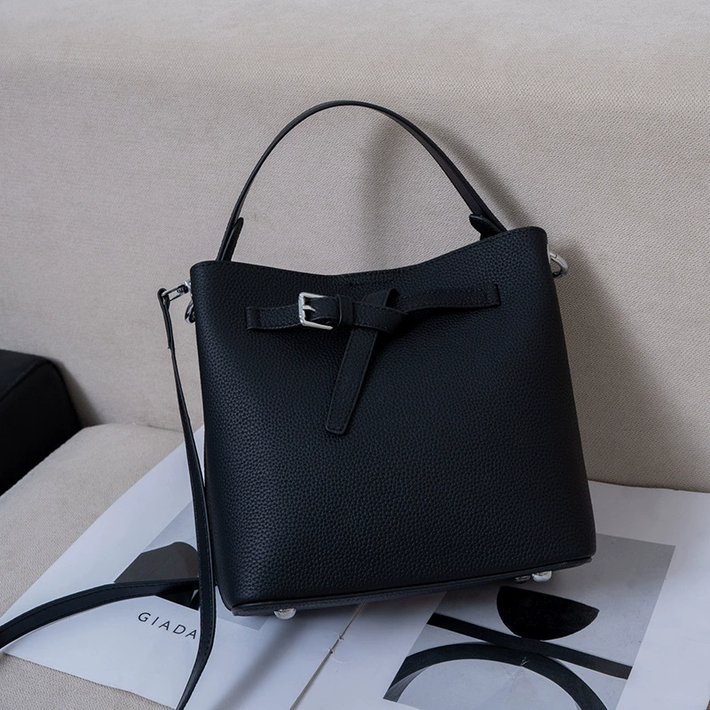 Capacious leather one-shoulder bag, shoulder bag, genuine leather, cowhide, high-end