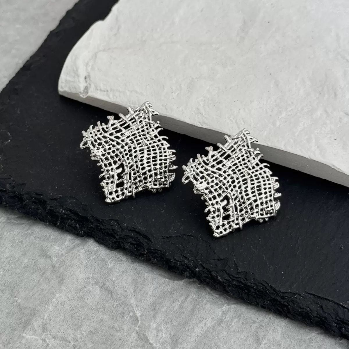 New Niche Gold Geometric Hollow Mesh With A Unique Stylish Design, European And American Style, Exaggerated Earrings For_voghion.com