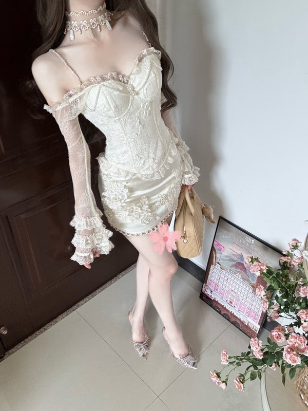 纯欲风蕾丝收腰抹胸网纱喇叭袖上衣早秋新款高腰显瘦半身裙两件套|undefined