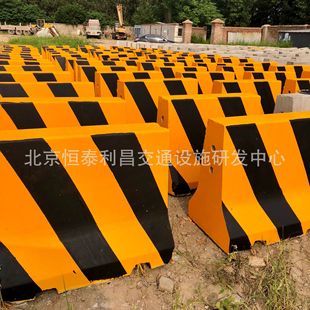 Beijing Hengtai Road Traffic Cement Isolation Piers Are Durable and Have Complete Specifications and Sufficient Stock