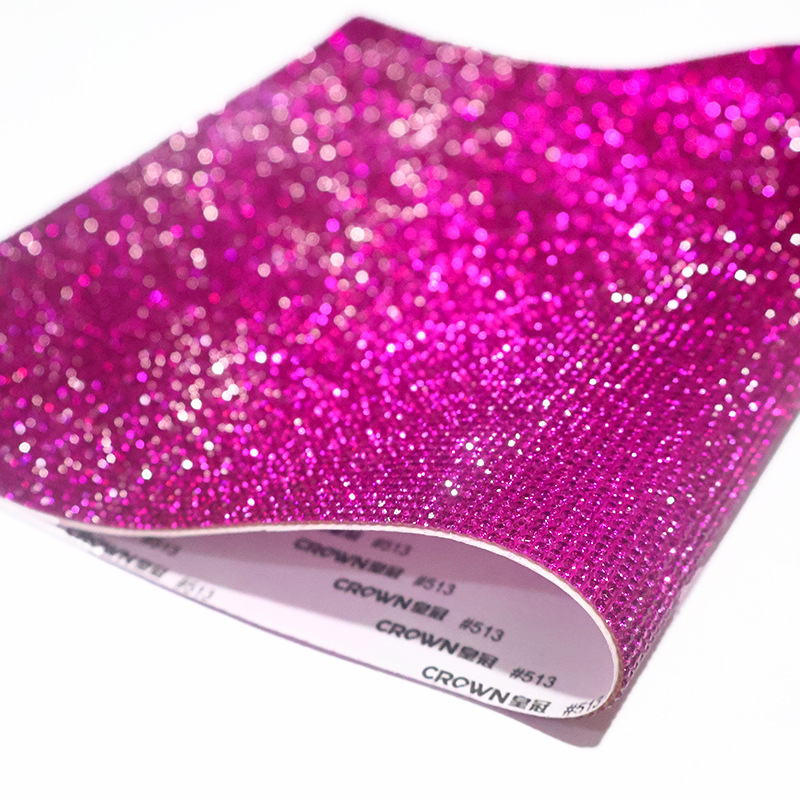 Los fabricantes venden al por mayor agua de vidrio, pegatinas de diamantes, adhesivos, taladros en caliente, piezas de diamantes decorativas para automóviles autoadhesivas, accesorios de joyería de bricolaje, taladros