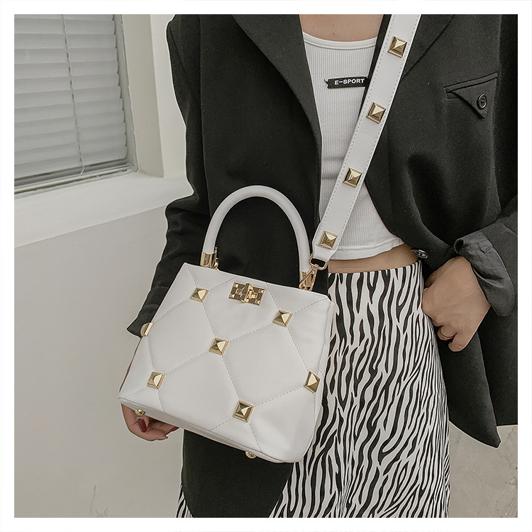 Medium Pu Leather Streetwear Square Bag display picture 17