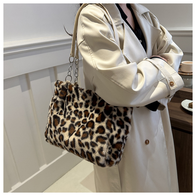 Women's fashion large capacity tote bag leopard print one shoulder underarm bag trend_voghion.com
