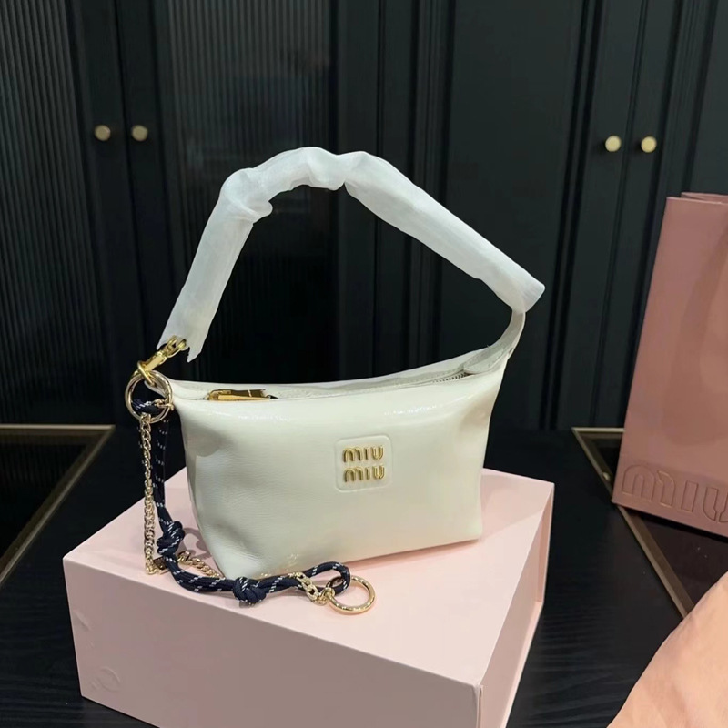 miu miu 2025 新色サーフィンロープキャンバスカジュアル脇バッグ多用途ショルダー軽量ランチボックスレディースバッグトレンディ|undefined