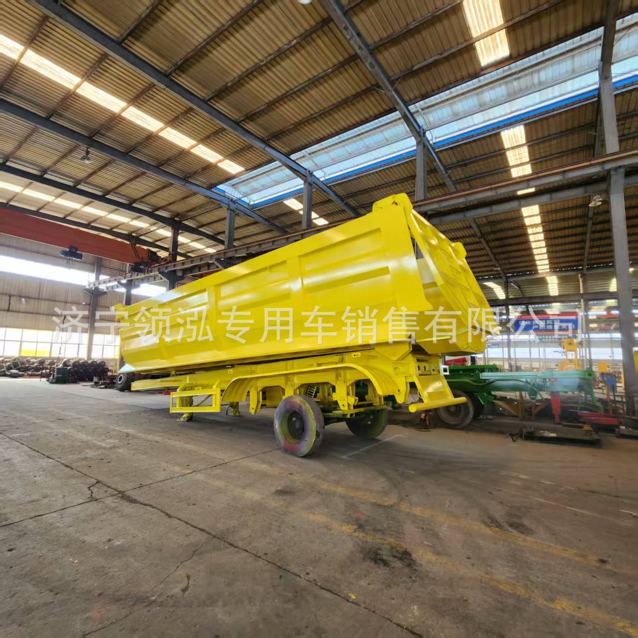 Manufacturer Sells Heavy-Duty Rear-Tipping Dump Trailers, Lightweight Self-Unloading Semi-Trailers, and Integrated Rear-Tipping Dump Trucks