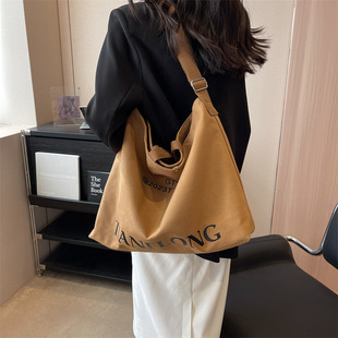 ����������Ů�ٴ�W�����n���¿��|�з���б�������ͨ��ˮͰ��