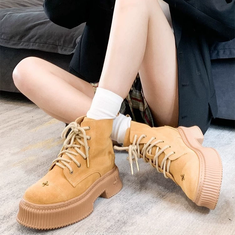 Ботинки из натуральной кожи Wu Xuany's в одном стиле с внутренним усилением из ревеса для маленьких женщин, осенние и зимние короткие ботинки 2022, ботинки в стиле ретро на толстой подошве